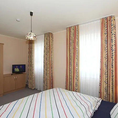 F-1099 Ferienwohnung Iris Fewo 01 Balkon *